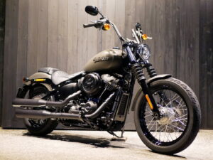 HARLEY-DAVIDSON　　　　　　　　　　　　　　　　FXBB ソフテイルストリートボブ