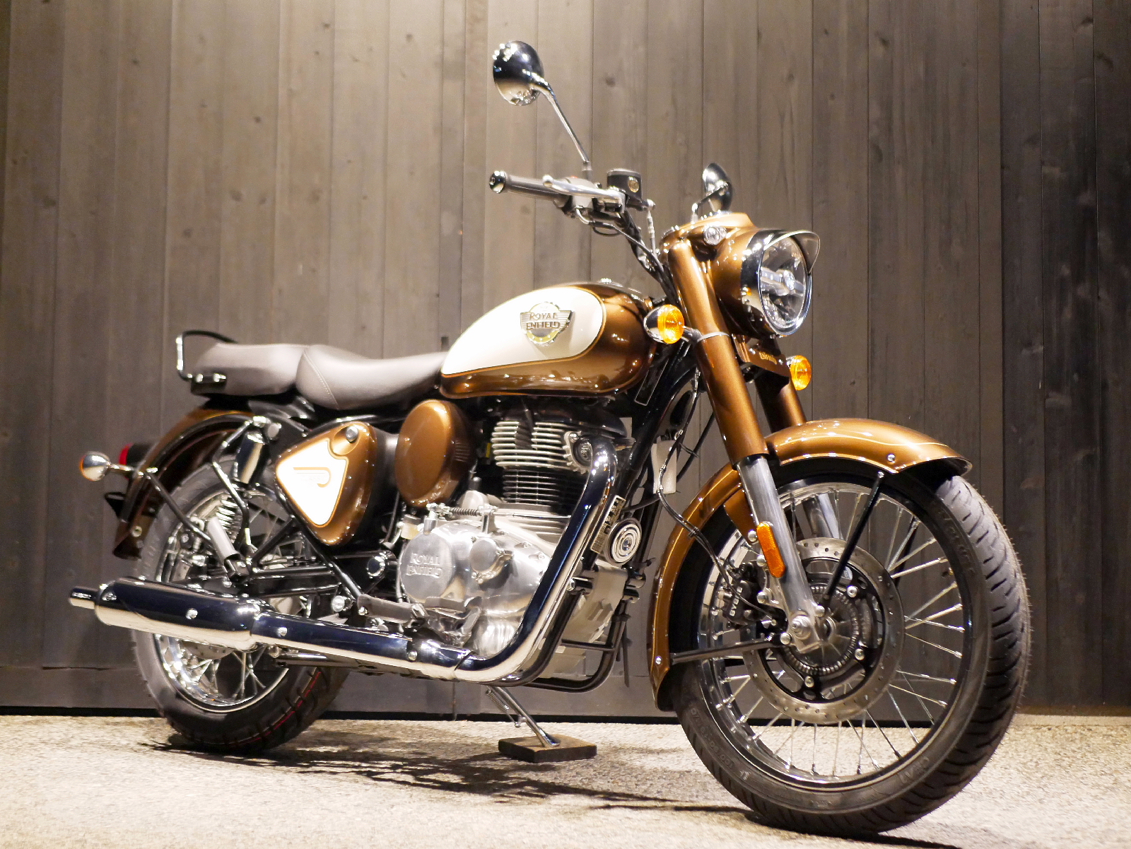 ROYAL ENFIELD　　　　　　　　　　　　　　　　CLASSIC 350 Heritage Premium 新車